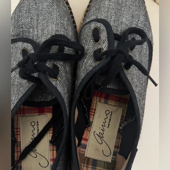 Gaimo Black and Gray Oxfords - Picture 7 of 8